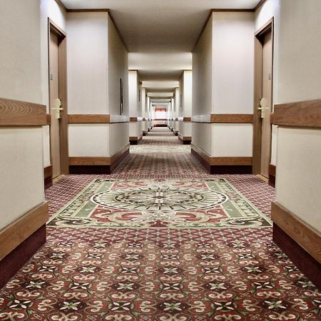 The Carlton Lodge Adrian Экстерьер фото